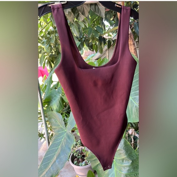 Good american sculpting modern tank bodysuit burgundy - Picture 2 of 4